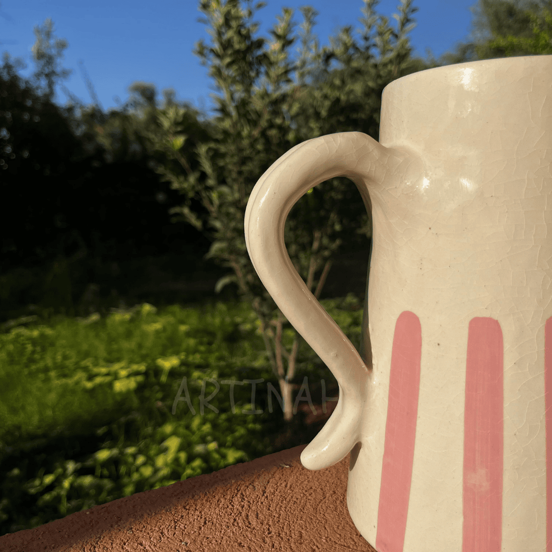 Carafe artisanale marocaine rayée rose