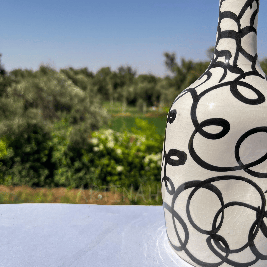 Vase Artisanal Noir & Blanc à Motifs – Artinah Maroc