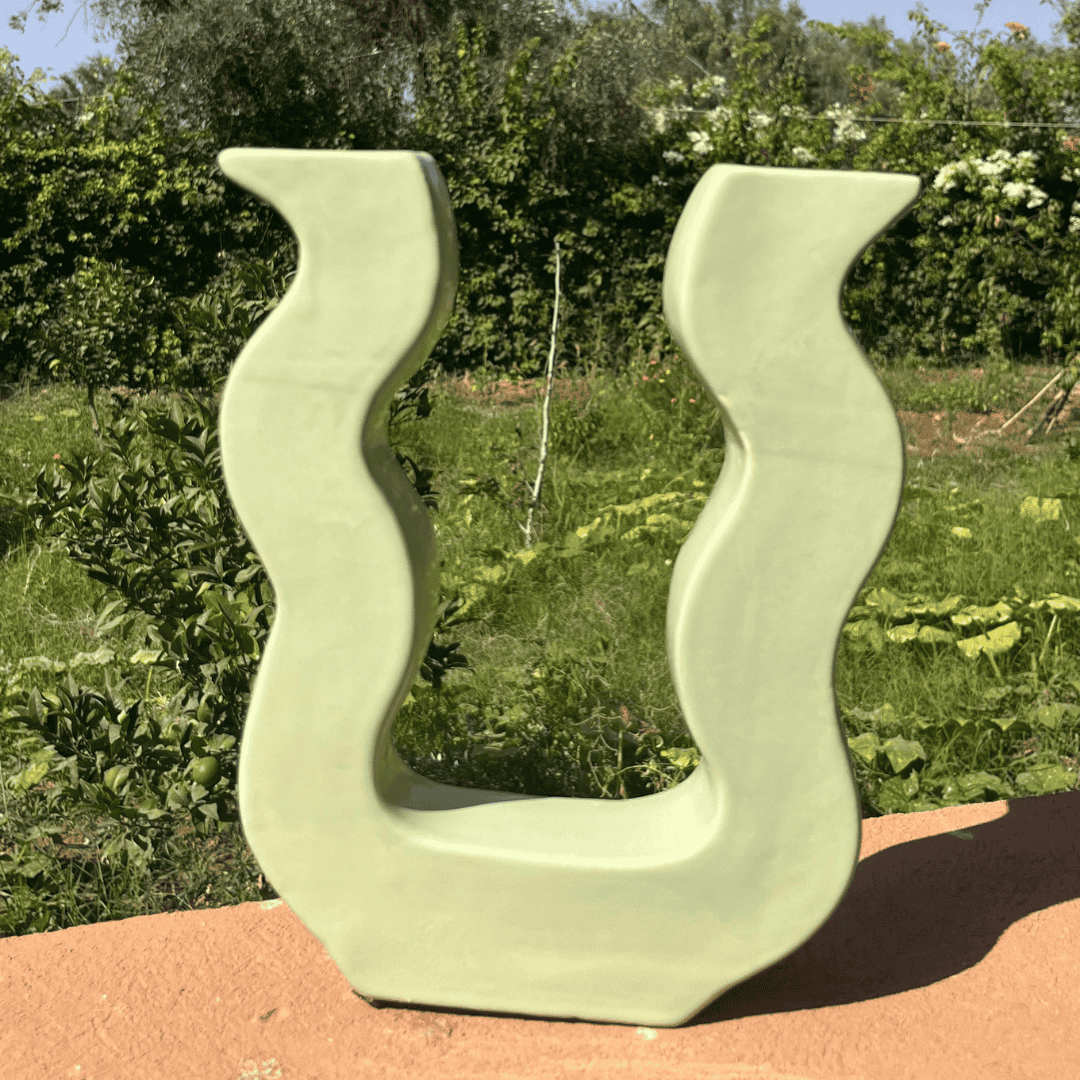 Vase artisanal marocain en céramique – Forme U ondulé - U Vase