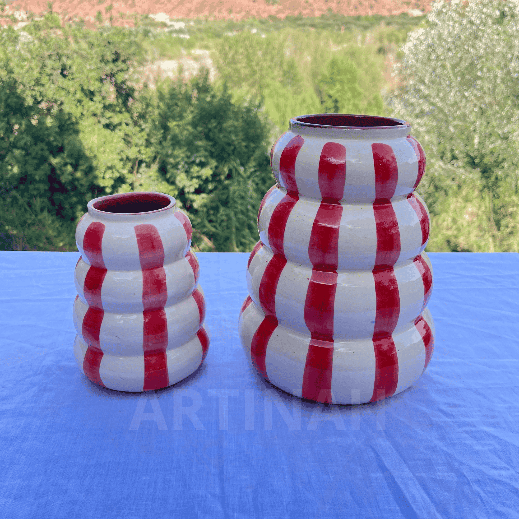 Vase en Céramique Artisanale – Rayé Rouge Ondulé