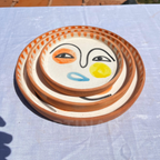 Assiettes Murales Artisanales – Visage Abstrait Multicolore