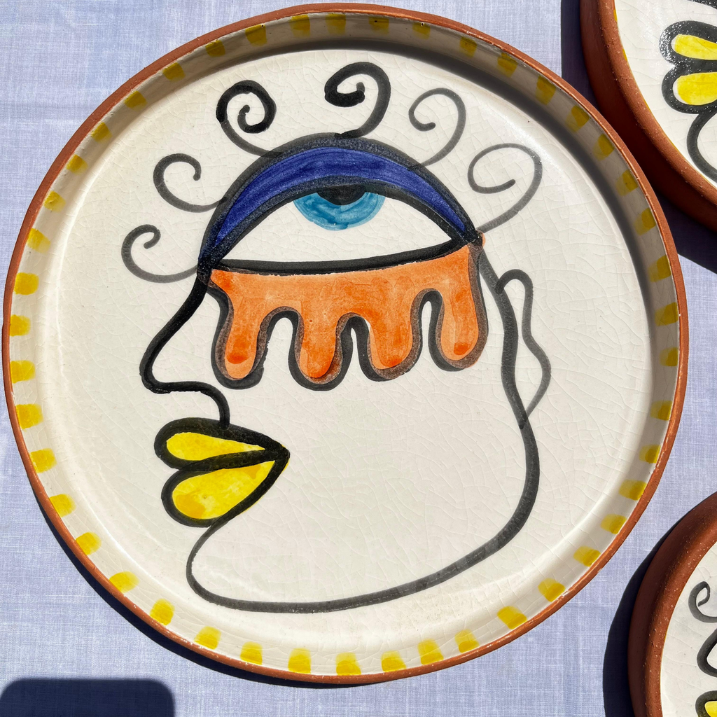 Assiettes Murales en Céramique Artisanale – Visage Abstrait Coloré