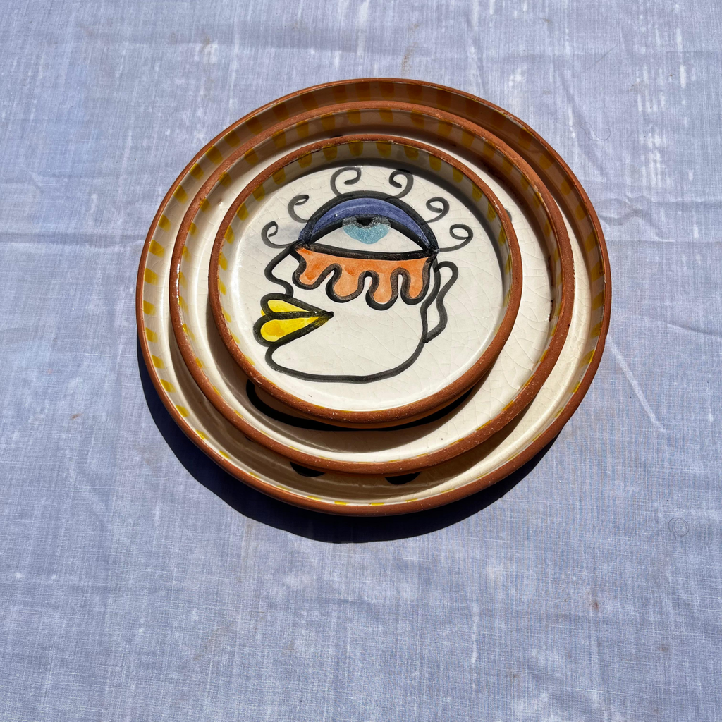Assiettes Murales en Céramique Artisanale – Visage Abstrait Coloré