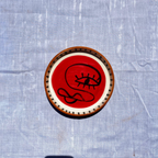 Assiettes Murales en Céramique Artisanale – Visage Abstrait Rouge