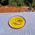 Assiettes Murales en Céramique Artisanale – Visage Abstrait Jaune