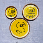 Assiettes Murales en Céramique Artisanale – Visage Abstrait Jaune