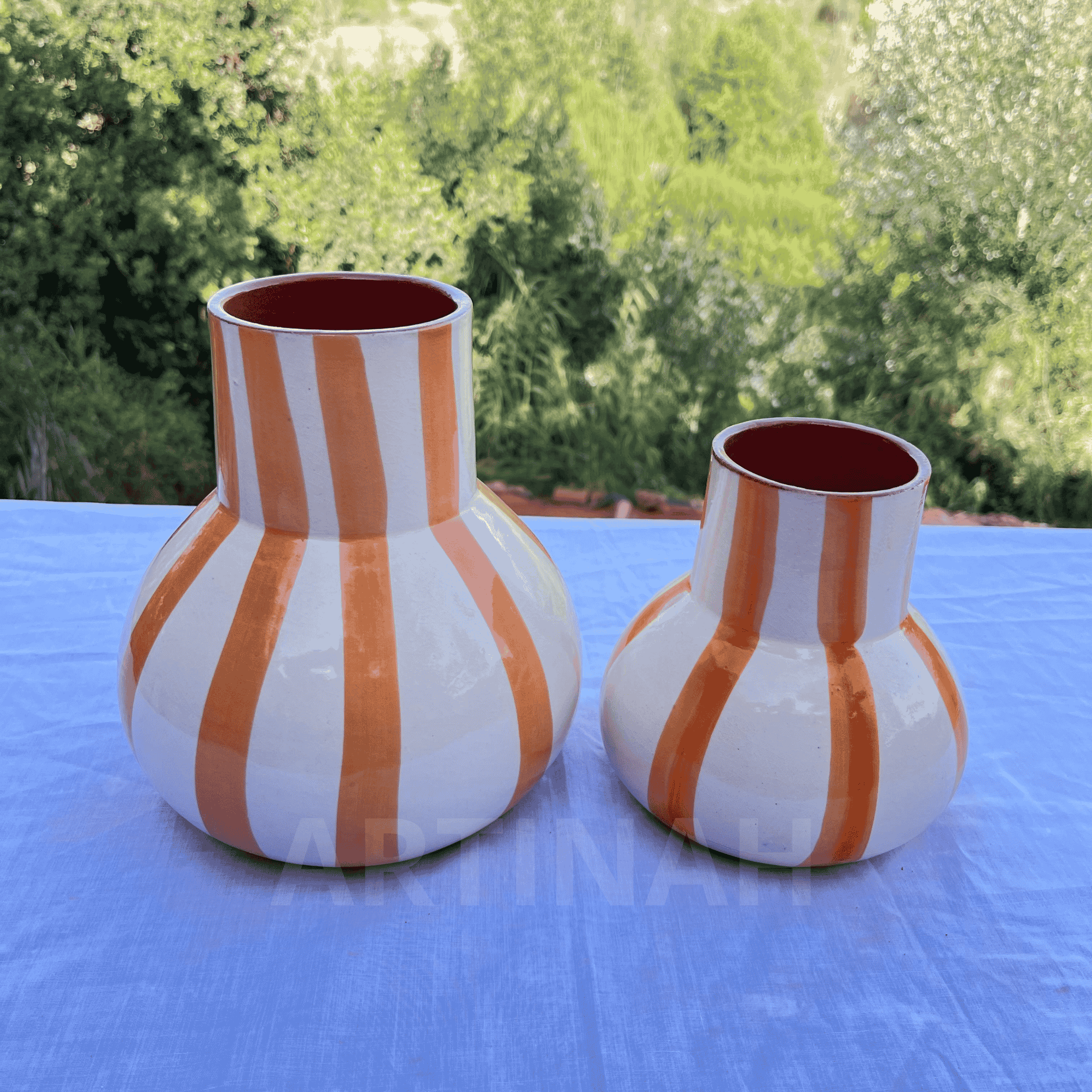 Vase en Céramique Artisanale – Motif Rayé Orange