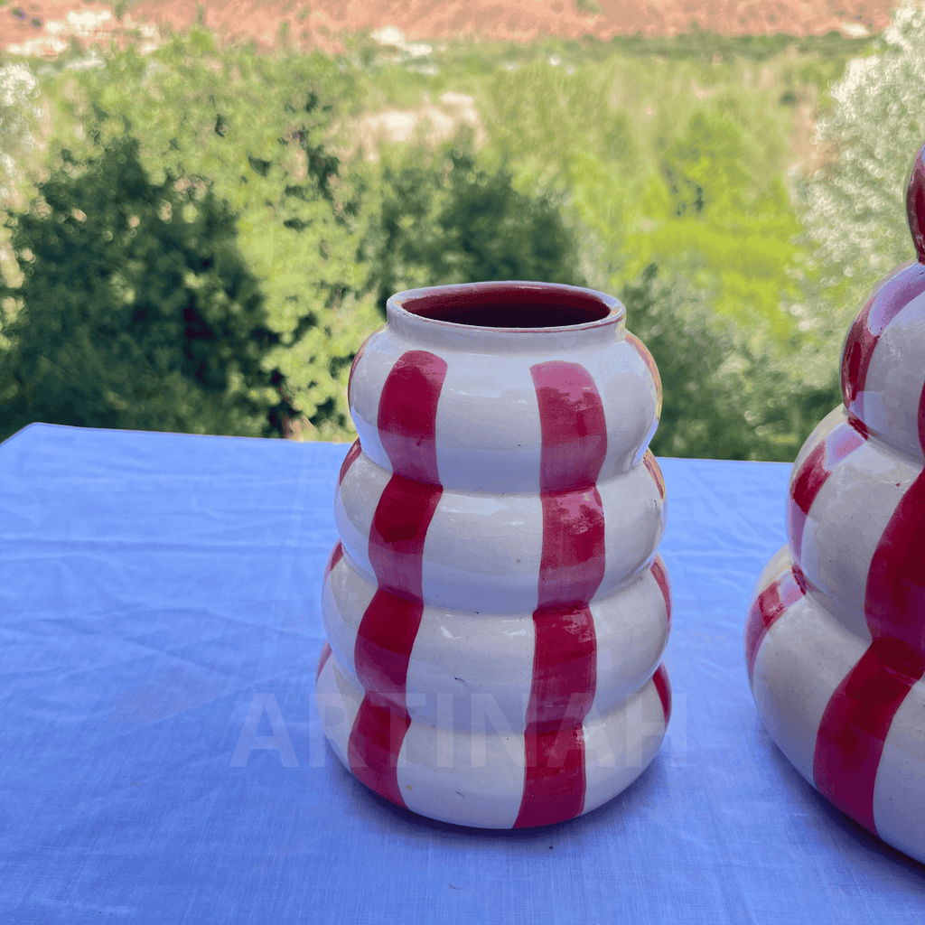 Vase en Céramique Artisanale – Rayé Rouge Ondulé