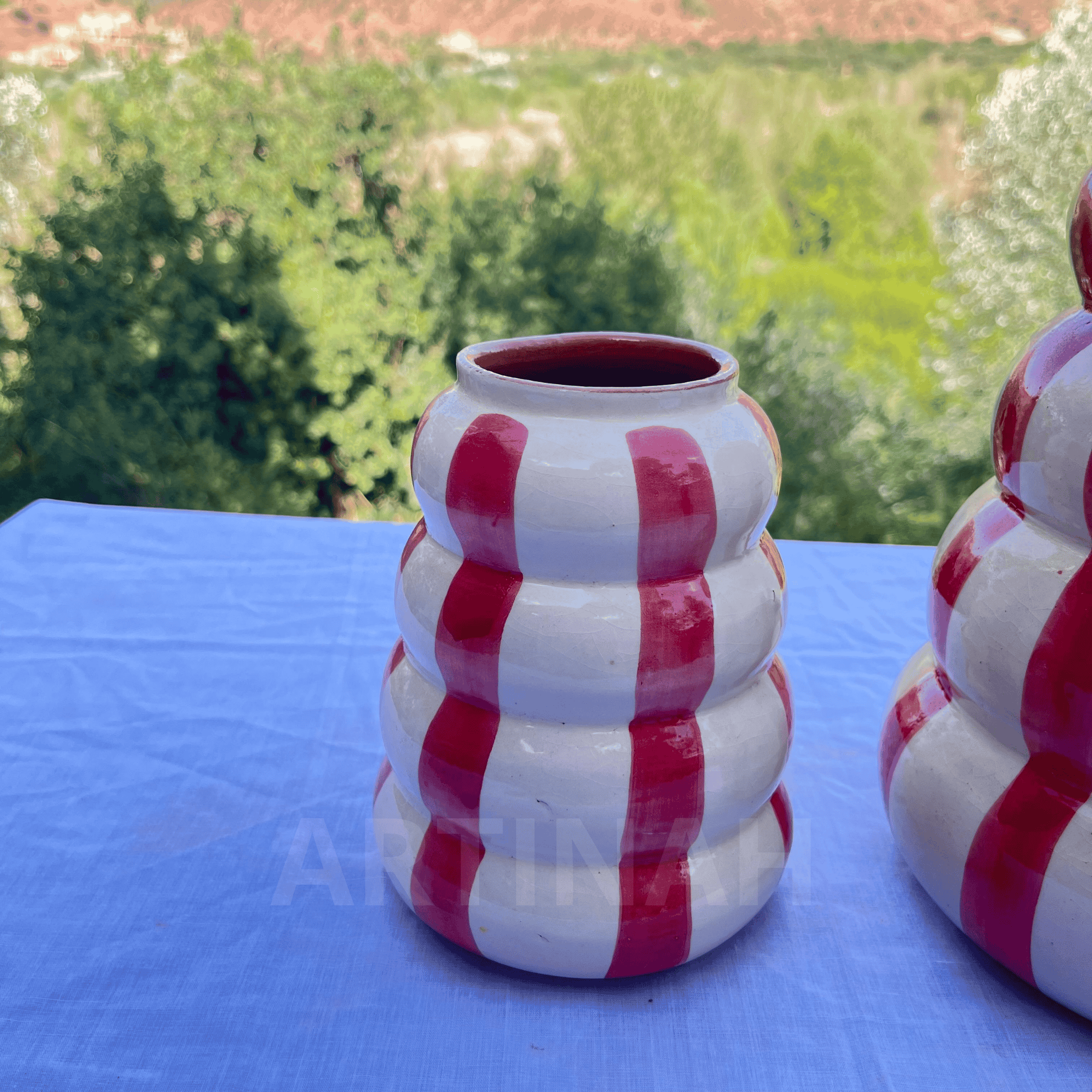 Vase en Céramique Artisanale – Rayé Rouge Ondulé