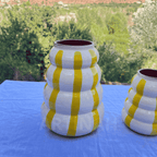 Vase en Céramique Artisanale – Rayé Jaune Ondulé