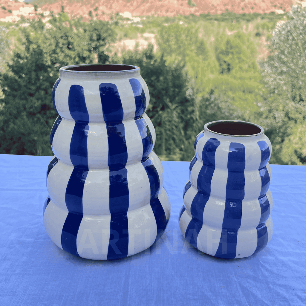 Vase en Céramique Artisanale – Rayé Bleu Ondulé