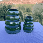 Vase en Céramique Artisanale – Vert Émeraude Ondulé