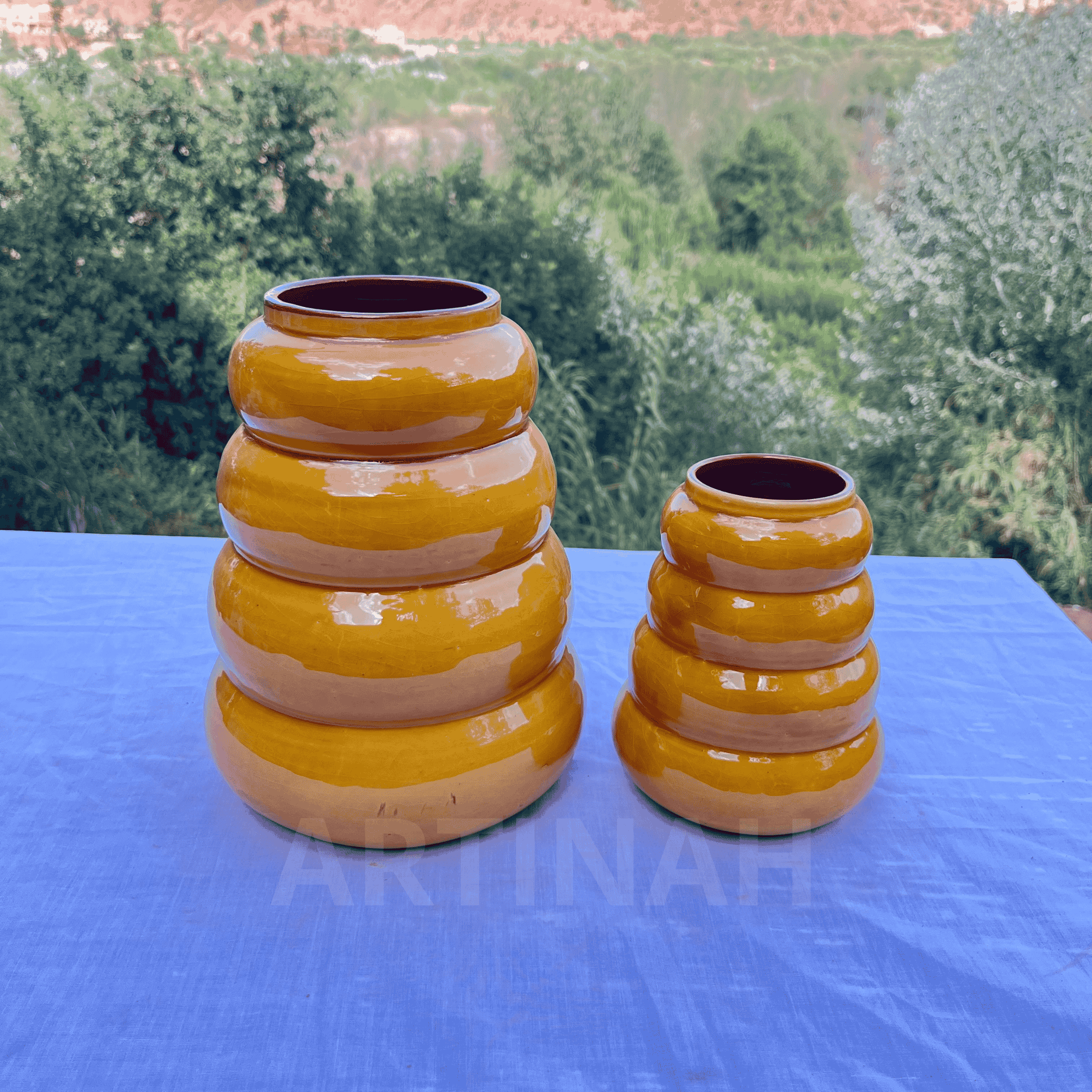 Vase en Céramique Artisanale – Jaune Moutarde Ondulé