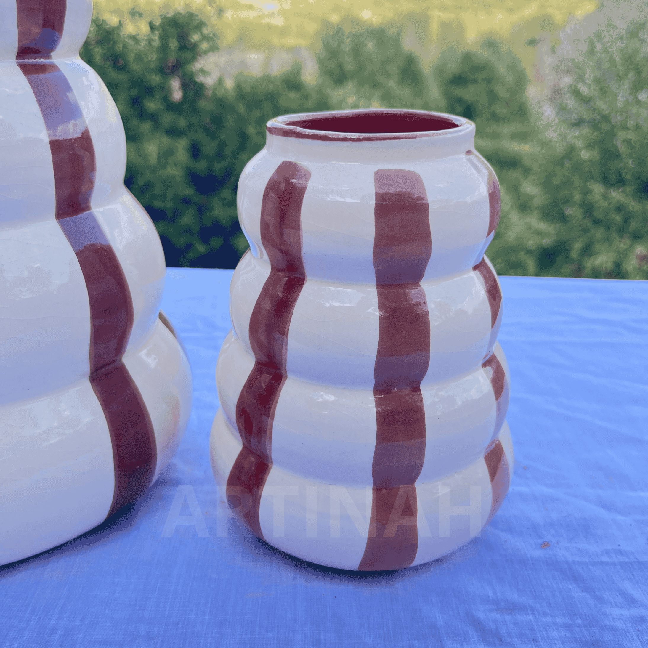 Vase en Céramique Artisanale – Rayé Marron Ondulé