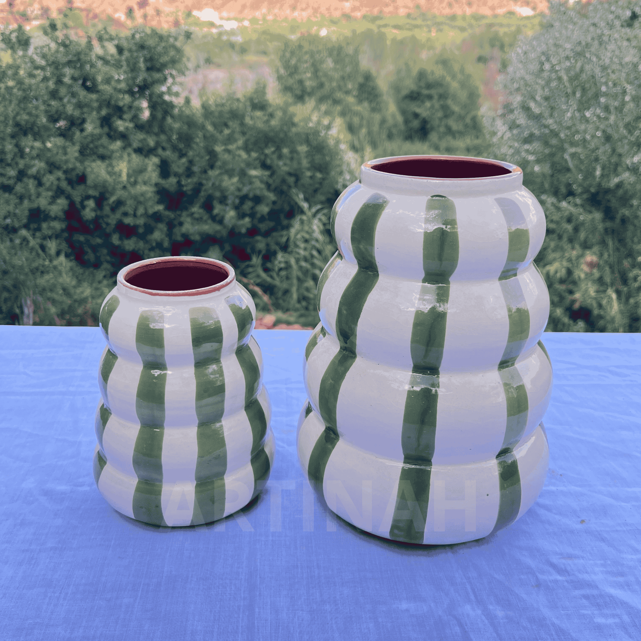 Vase en Céramique Artisanale – Rayé Vert Ondulé